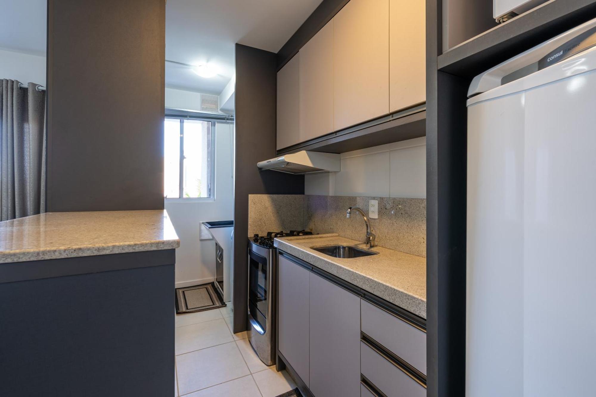 Beachfront Apartments: Ocean-view Oasis With Pool And Bbq Apartment *