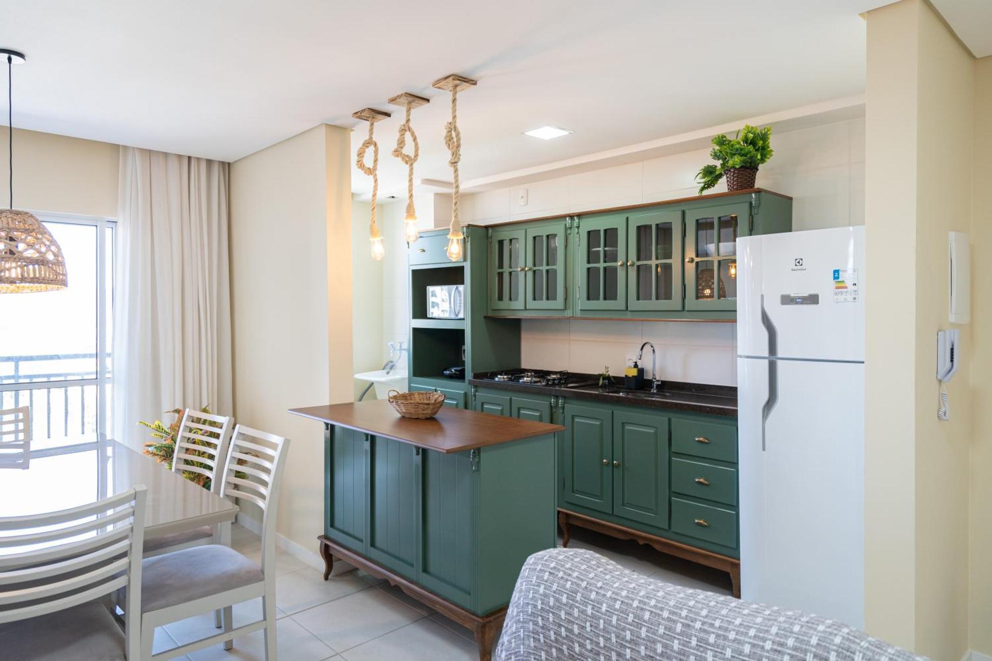 Beachfront Apartments: Ocean-view Oasis With Pool And Bbq