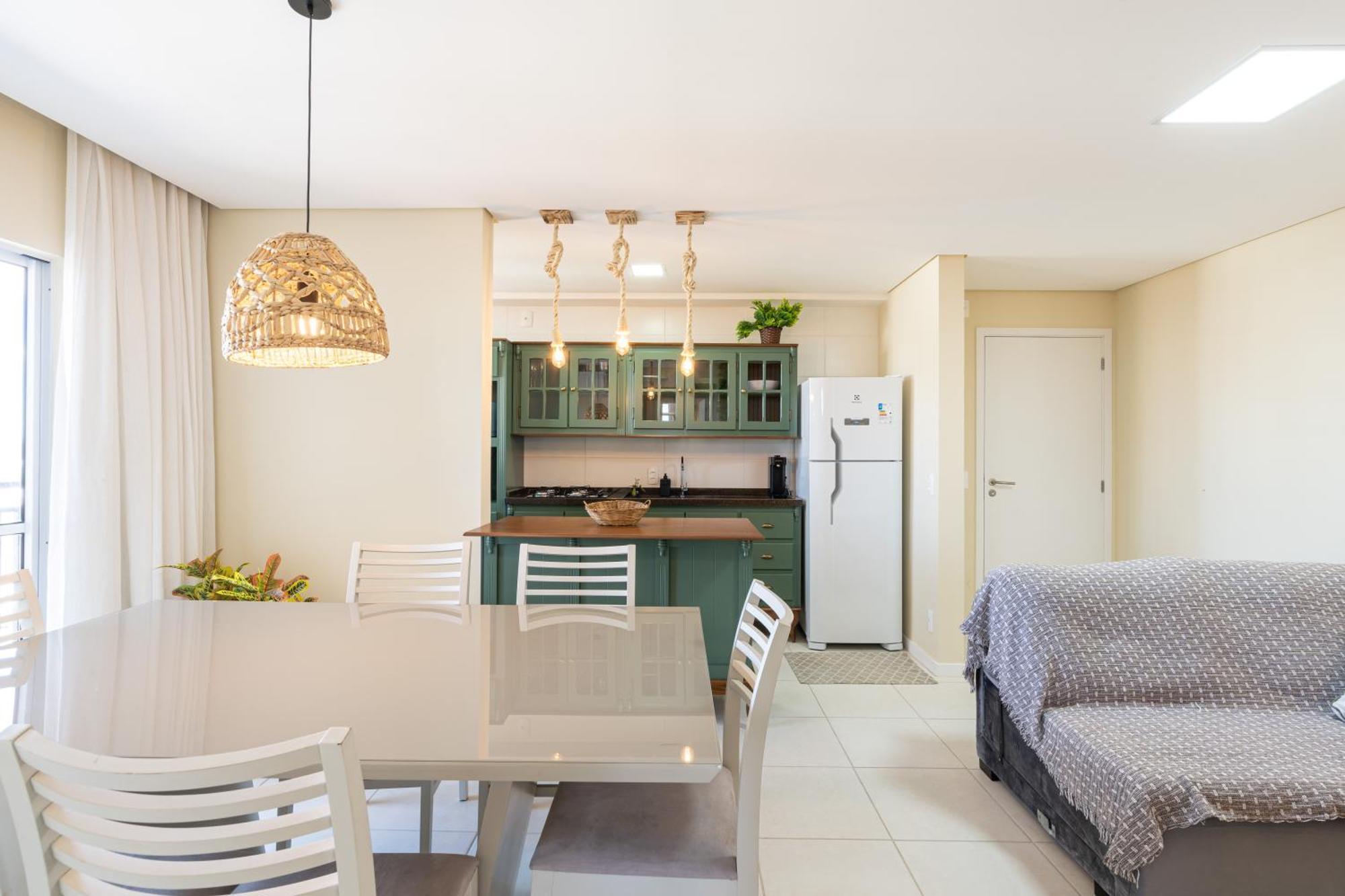 Beachfront Apartments: Ocean-view Oasis With Pool And Bbq Apartment